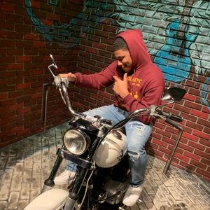 Meet your Posher, Damian